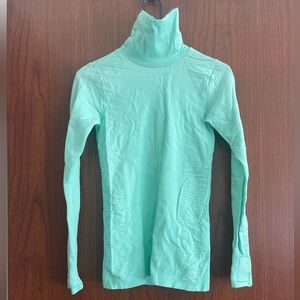 Athleta running, base layer turtleneck, size XS, like new
